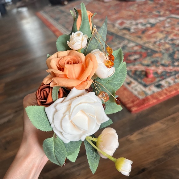 Ling’s Moment Corsages - Picture 3 of 5